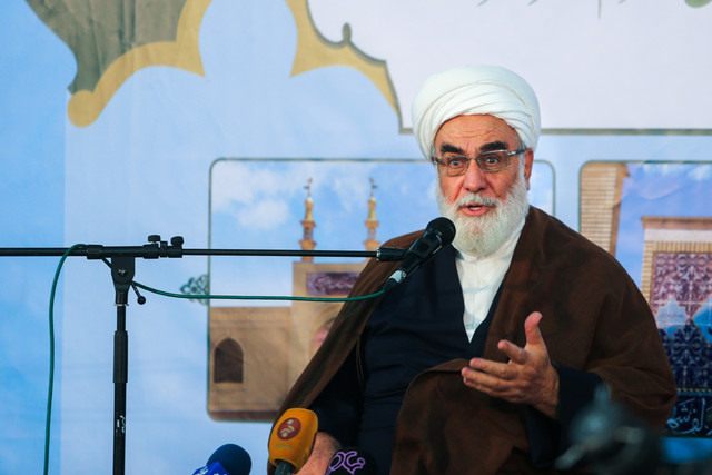 رئیس دفتر رهبرانقلاب: از برکت این نظام بود که اتوبان ساخته می‌شود