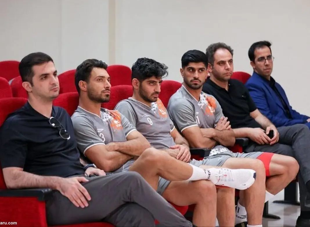 کری‌خوانی تراکتور برای پرسپولیس با عکس مهدی ترابی

