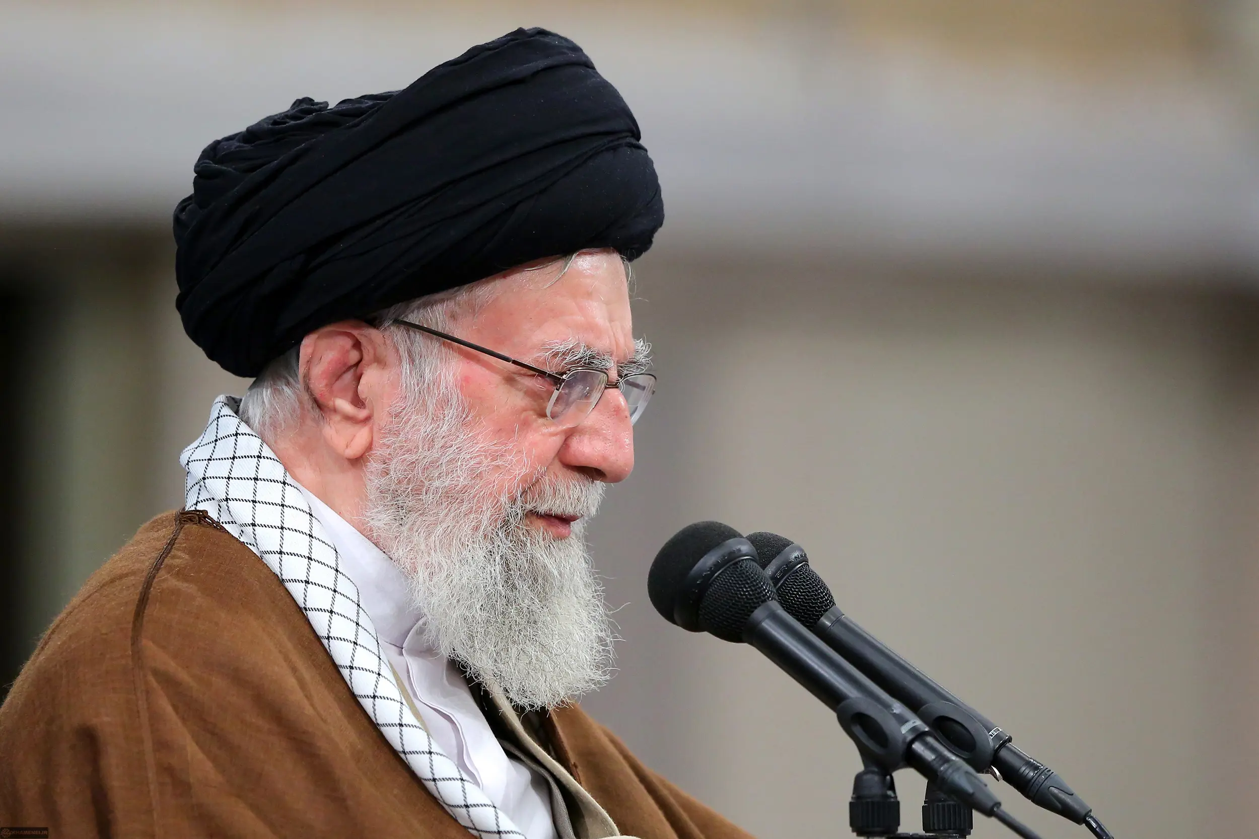 تذکر جدی رهبر انقلاب به دولت رئیسی درباره وضعیت اقتصاد و کسب و کارها
