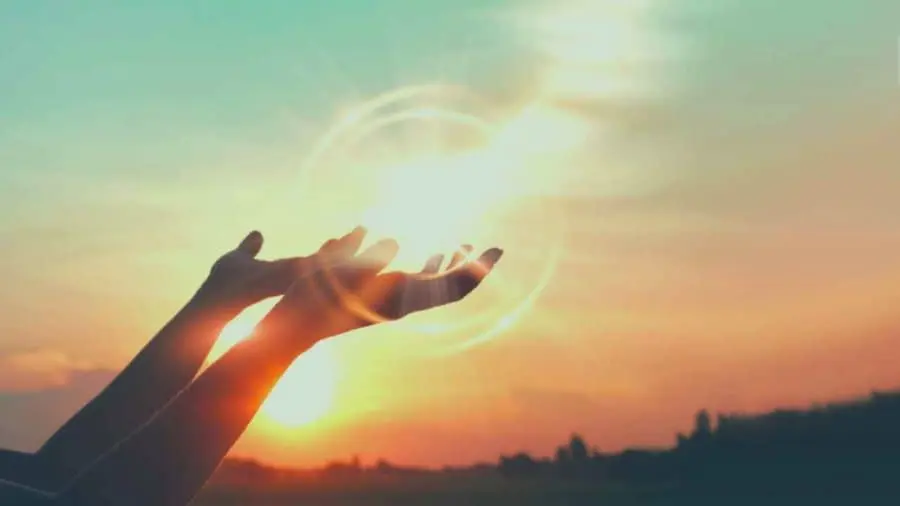 آیا قانون جذب واقعی است؟