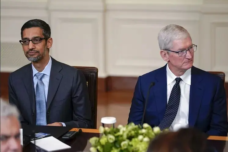 مدیرعامل گوگل و اپل