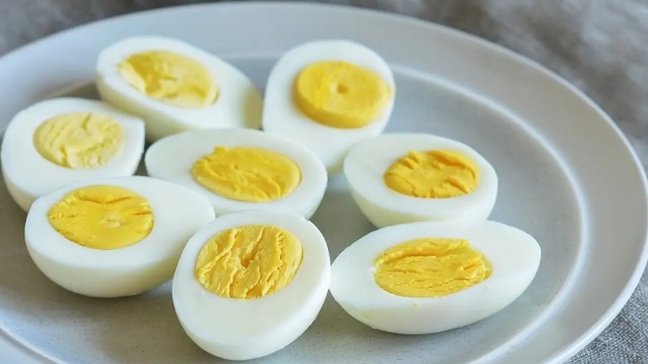علائم آلرژی و حساسیت به تخم مرغ در کودکان و بزرگسالان