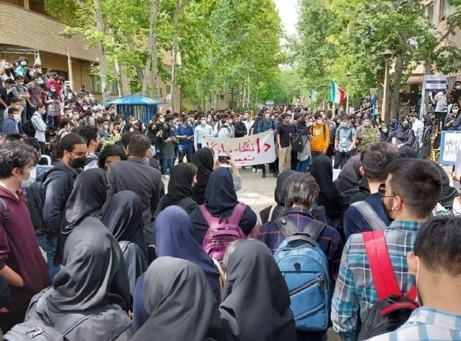 فضای ملتهب در دانشگاه شریف | حضور وزیر علوم در دانشگاه 