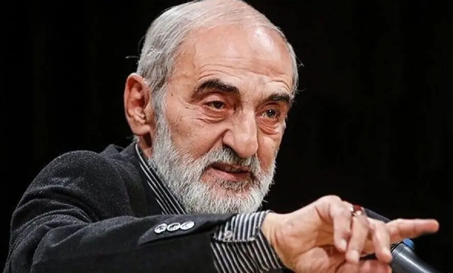 واکنش «شریعتمداری» به گرانی دلار؛ «توطئه» است!