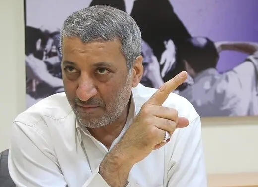 فعال سیاسی:  رئیسی و وزرا کشور را رها کردند و تماشاچی هستند