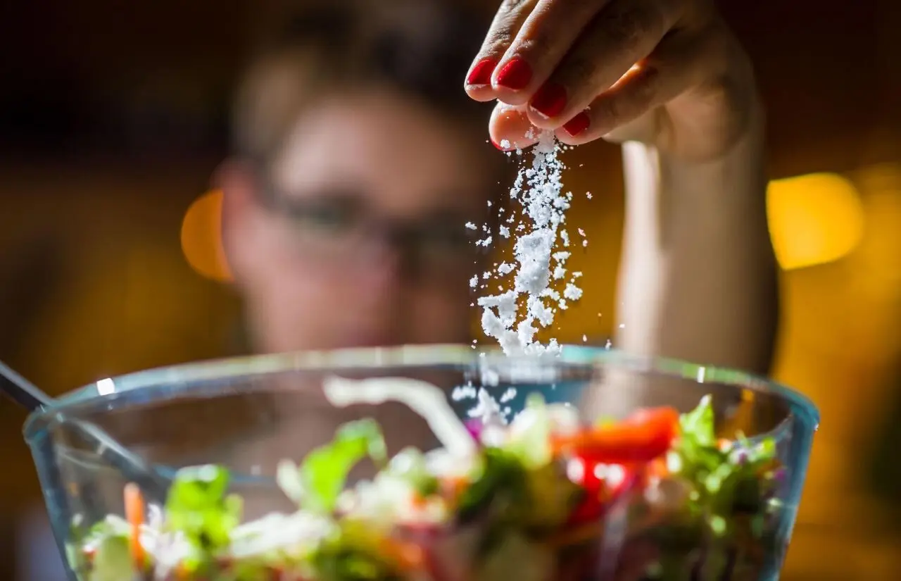 نمک زیاد بخوریم افسرده می‌شویم؟