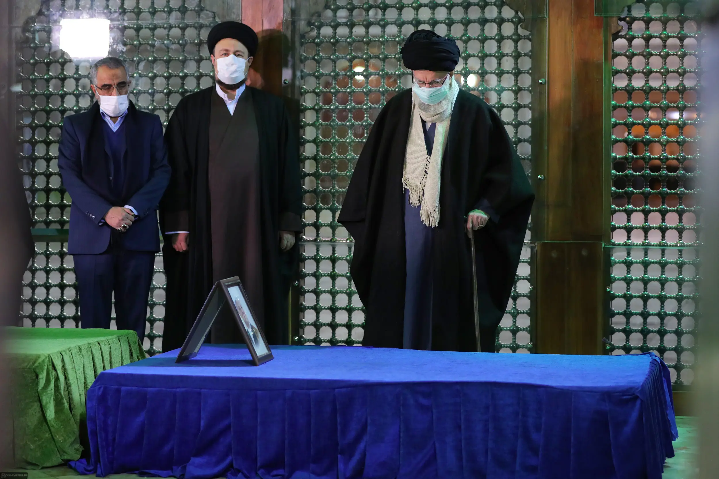 حضور رهبر انقلاب بر سر مزار هاشمی رفسنجانی |عکس