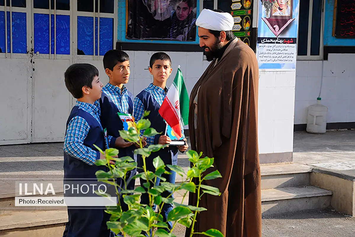 ۳۰۰۰ معلم «طلبه» خانم و آقا جذب مدارس آموزش و پرورش شدند