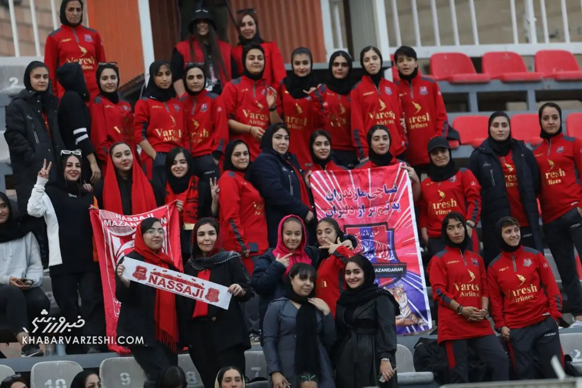 پوستر فوق جنجالی نساجی برای بازی پرسپولیس با موضوع زنان

