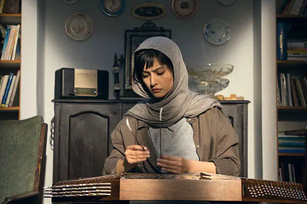  لامینورِ مهرجویی از  اکران حذف شد / اعتراض ها بالا گرفت