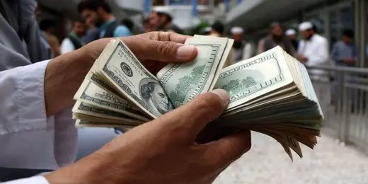 دستور بانک مرکزی به  دلارهای خانگی / منتظر سقوط قیمت دلار در بازار باشیم؟