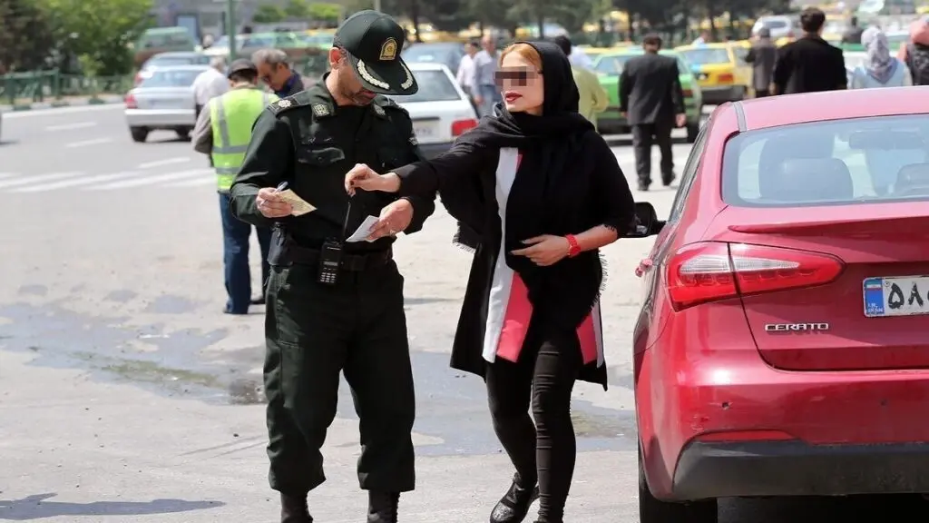موضوع حجاب و گشت ارشاد فضای مجازی را منفجر کرد
