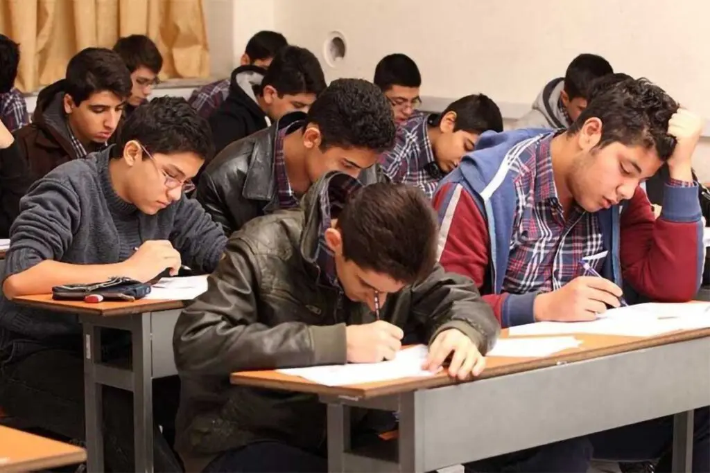 یک برنامه جدید آموزش و پرورش در مدارس که سرو صدای زیادی ایجاد کرد