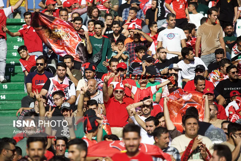 حمله هواداران پرسپولیس به درویش
