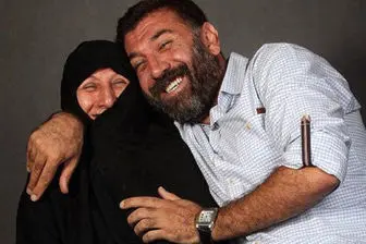 اشک‌های تلخ مادر علی انصاریان پس از دیدن این فوتبالیست