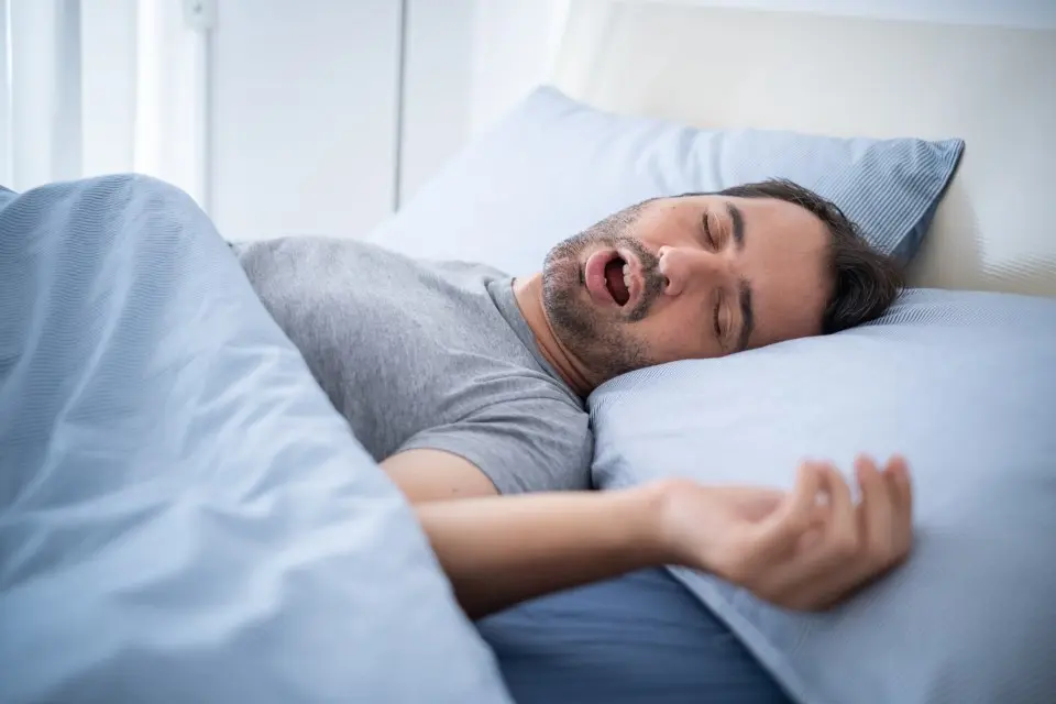 با این ۵ راهکار از خروپف فرار کنید
