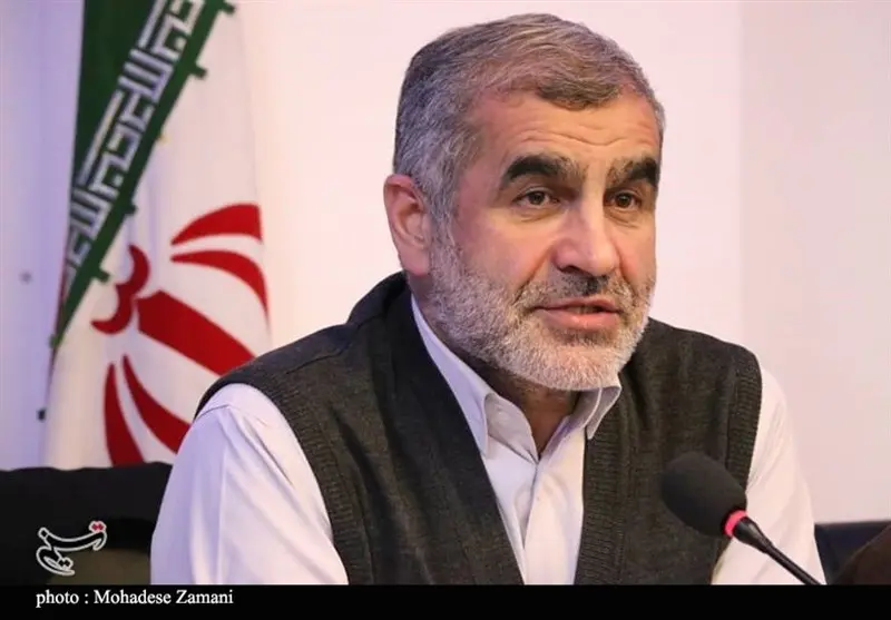 نیکزاد: حقوق کارکنان دولت از سال آینده ۱۰ درصد افزایش می‌یابد