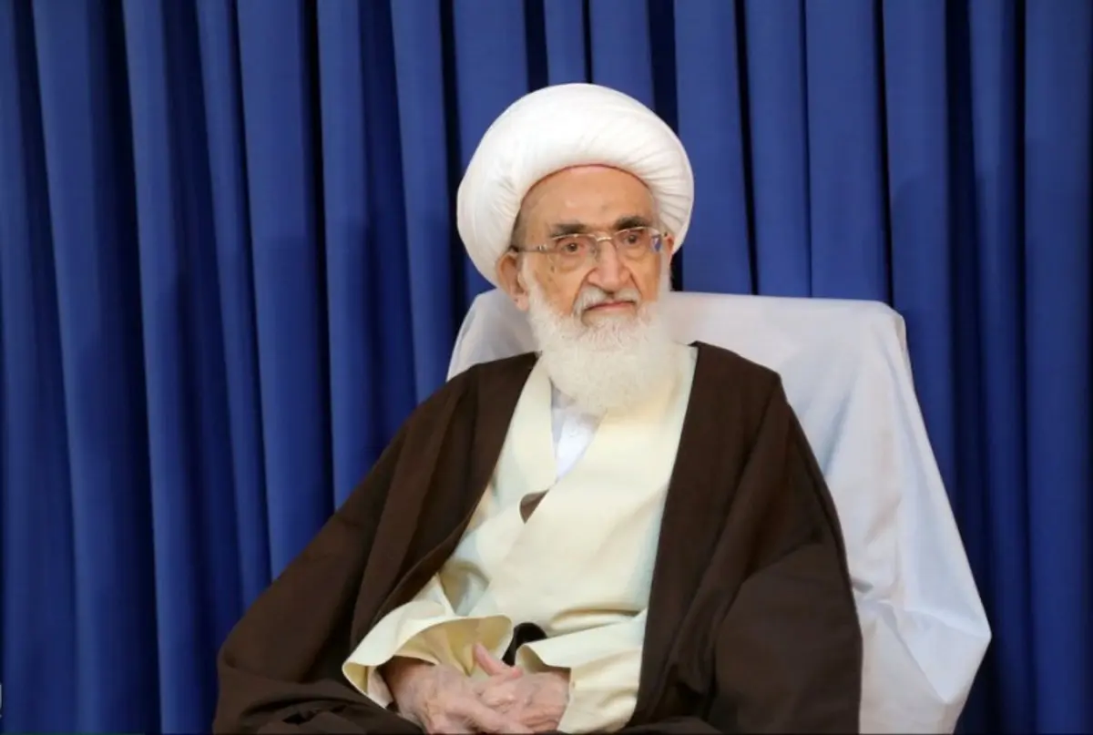 این مرجع تقلید  ۱۰۰ ساله شد
