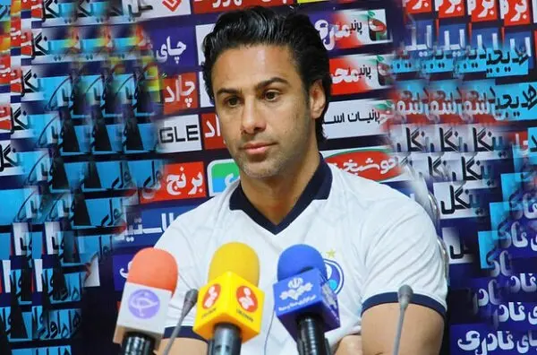 تجمع هواداران استقلال مقابل هتل چمران شیراز/ ترافیک محل کنفرانس مجیدی را تغییر داد
