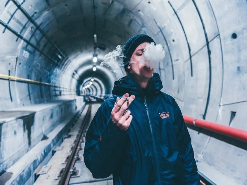 با گردنبند جذاب «SmokeMon» سیگار را ترک کنید + تصاویر