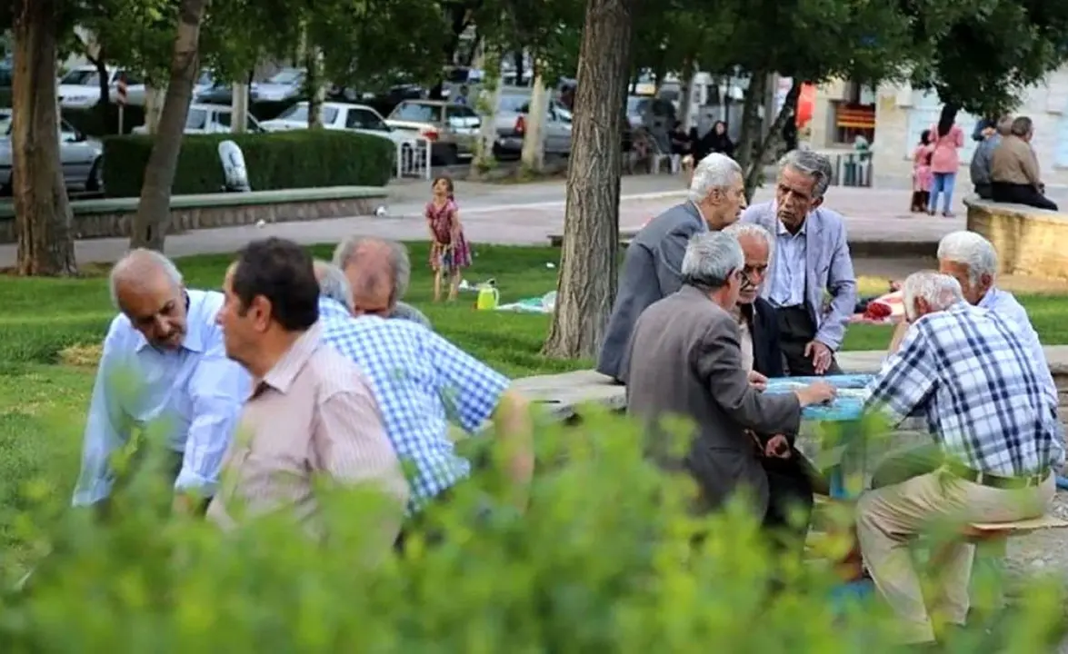 افزایش سن بازنشستگی در بودجه 1401 | لزوم بازنگری در بازنشستگی‌های پیش از موعد | مشکلات صندوق‌های بازنشستگی حل شود