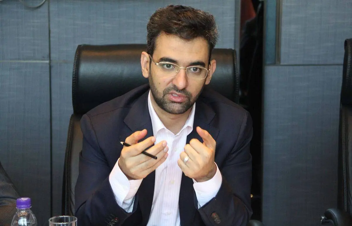 آذری جهرمی: سیاستگذاران صاحب اختیارند سرشان را زیر برف کنند!