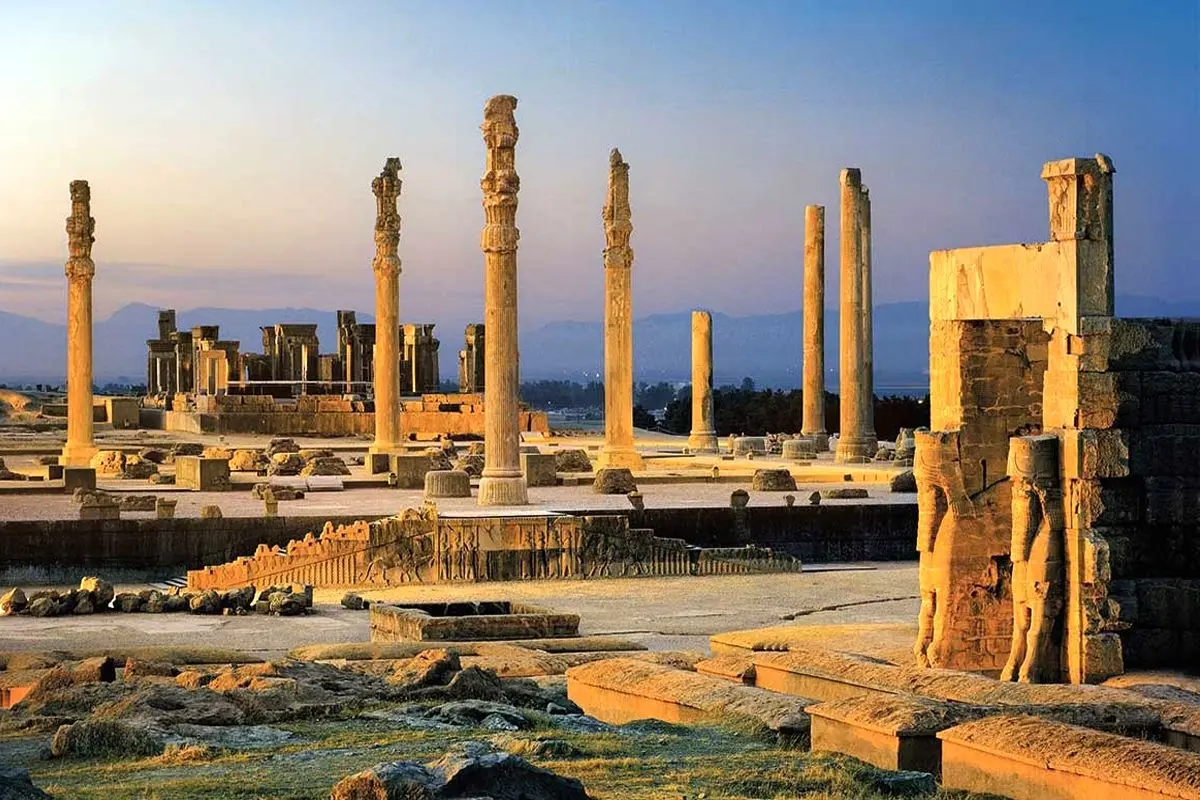 خاک تخت جمشید در اینستاگرام به فروش رسید!