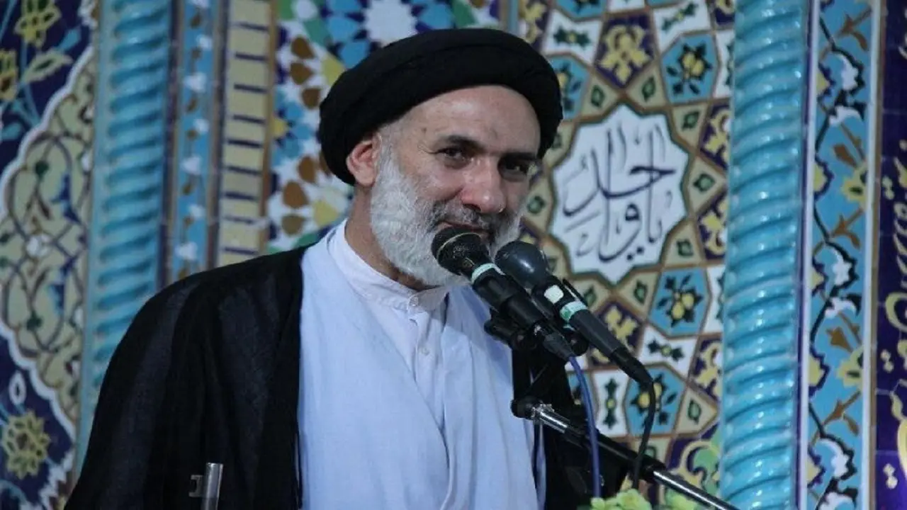 امام جمعه شهرکرد: تصاویر زنان جوان روی اعلامیه و سنگ قبر‌ها دور از شان مسلمانان است

