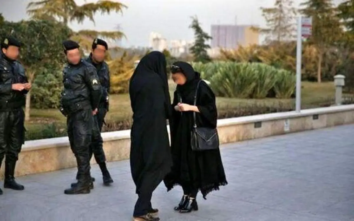 کشف حجاب غیرقانونی است 