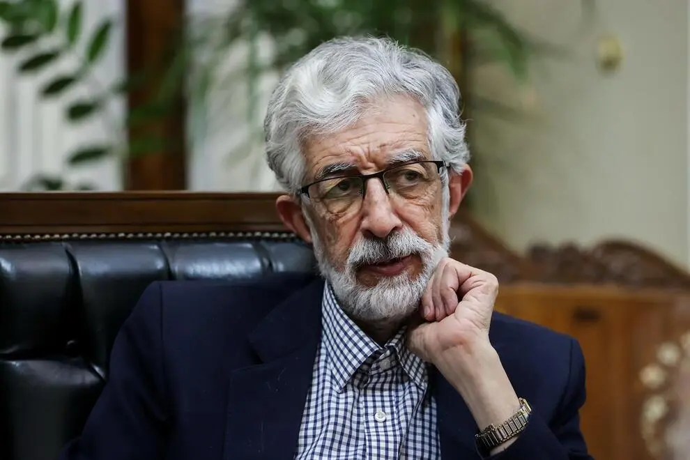 عکسی از داماد امریکایی حدادعادل در راهپیمایی اربعین جنجال برانگیز شد + عکس