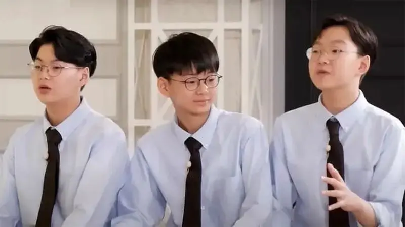 جومونگ در کنار سه قلوهایش +عکس