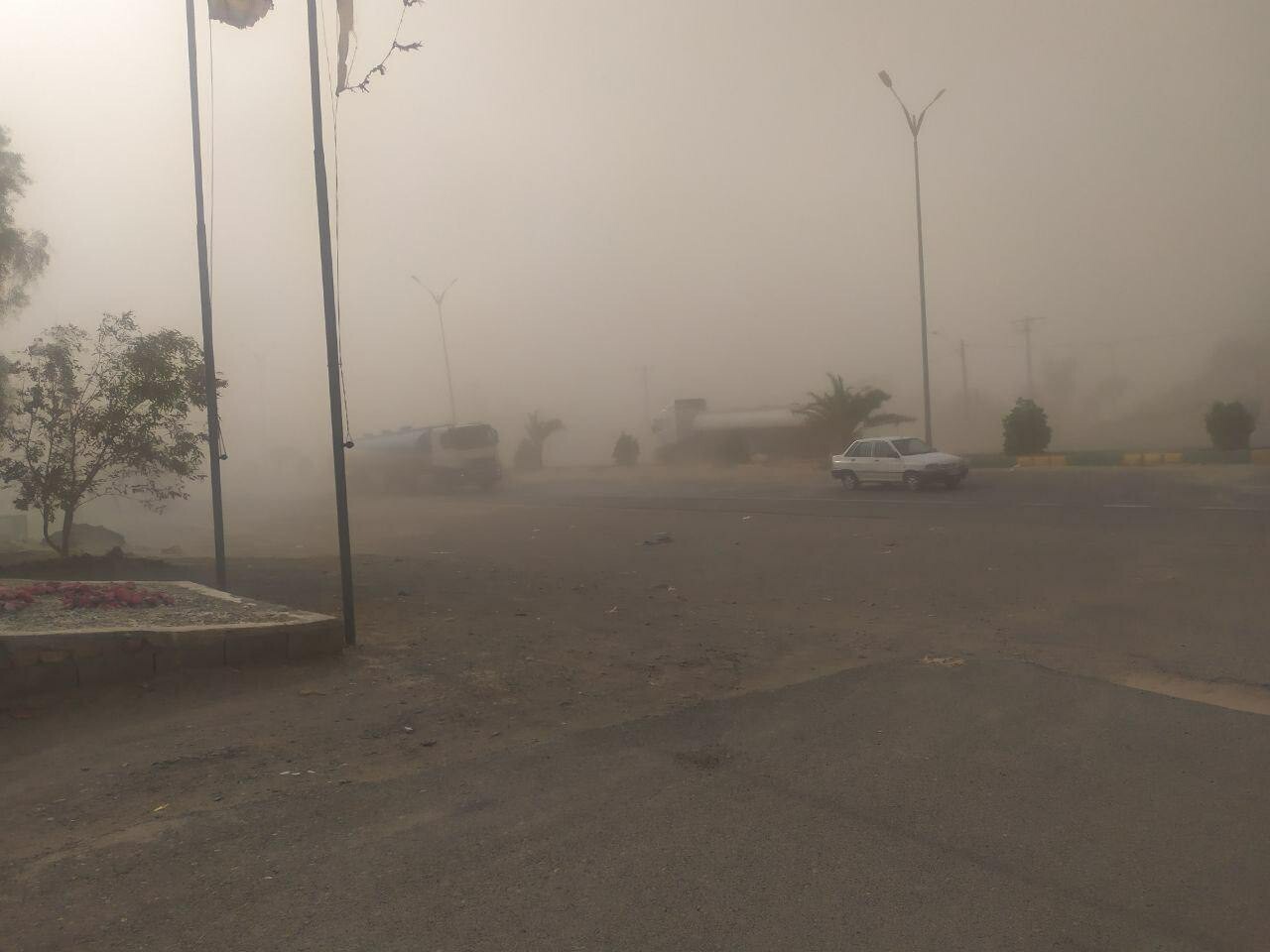 هشدار به رانندگان برای طوفان شن در برخی جاده‌ها