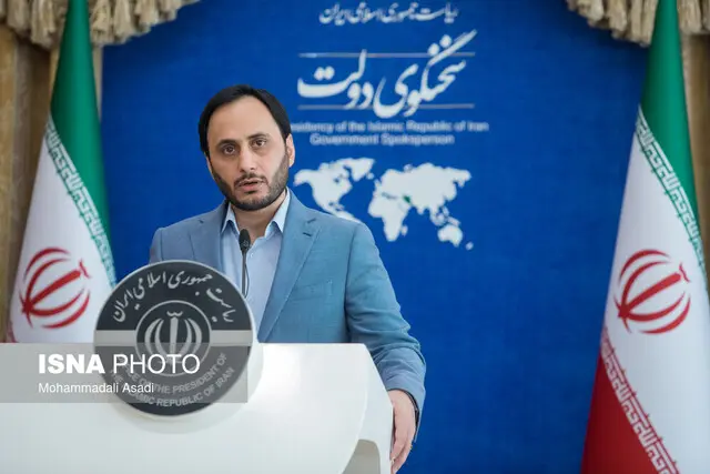 اعتراض بازنشستگان به اظهارات سخنگوی دولت/ «بازنشسته به همان نسبتی که در زمان اشتغال حق بیمه پرداخته، مستمری بگیرد