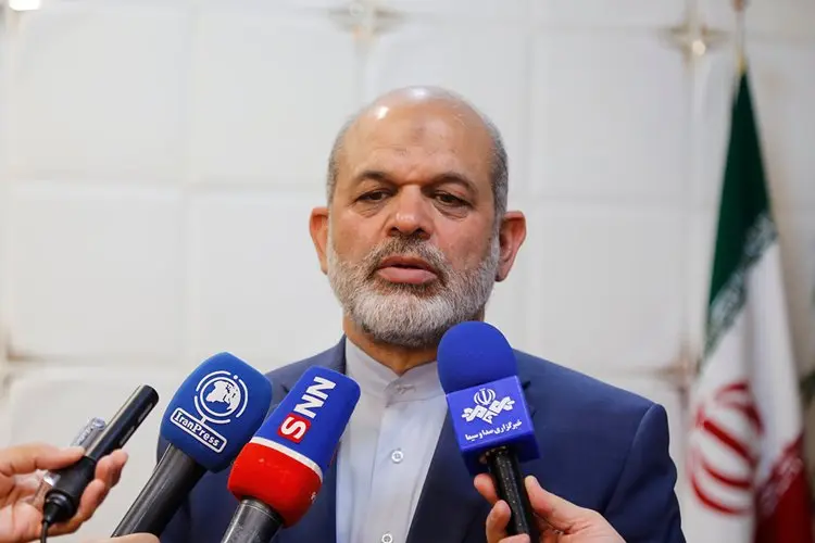 وزیر کشور: امر به معروف و نهی از منکر برای تذکر بی حجابی مجوز نمی خواهد