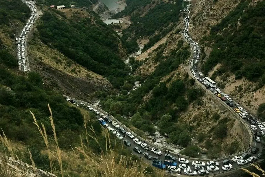 ترافیک فوق سنگین آزاد راه قزوین - رشت به ۲۵ کیلومتر رسید
