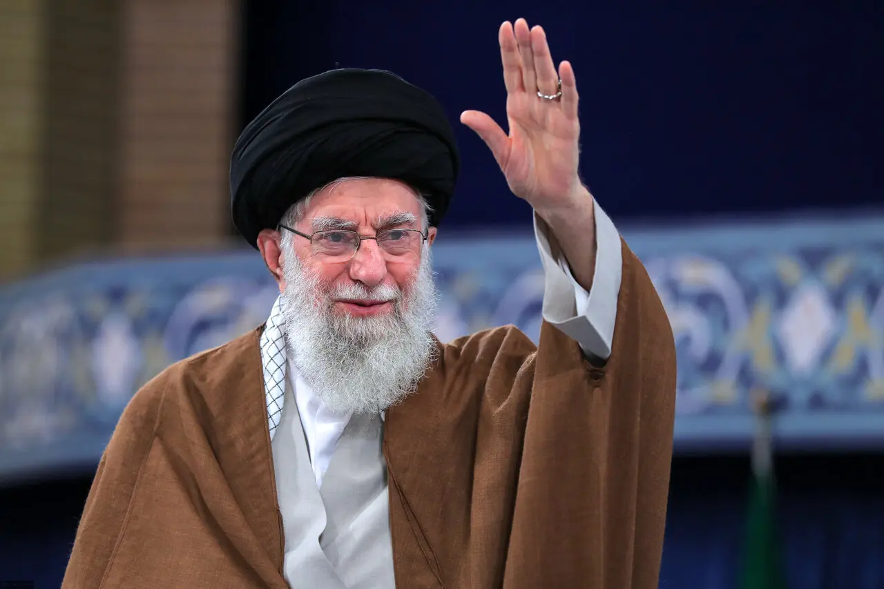 رهبر انقلاب: با آمریکا نمی‌شود با روی خوش و ملایمت رفتار کرد

