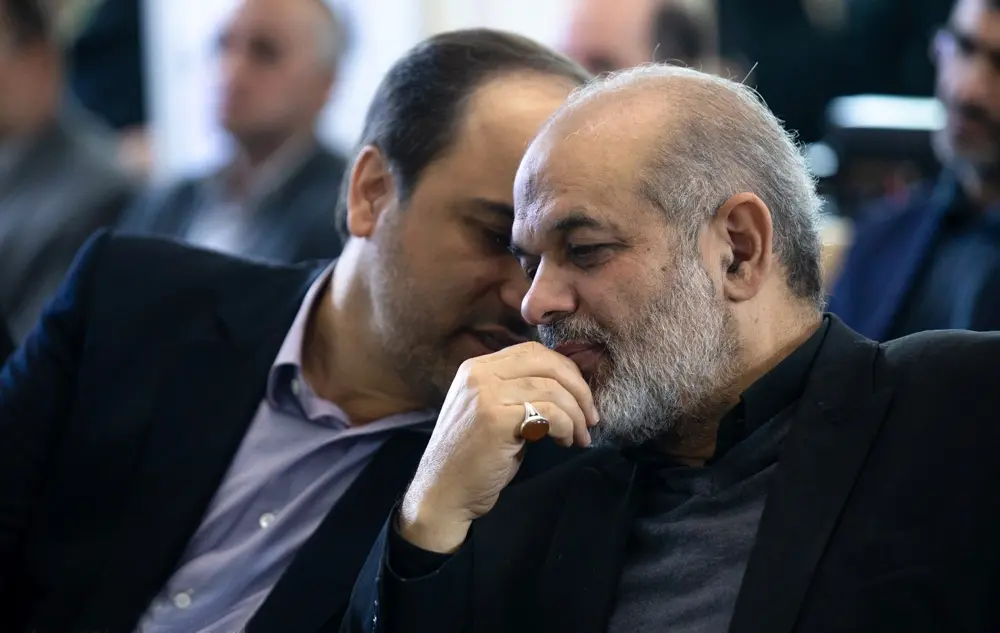 وزیر کشورایران: ۵۰ درصد کودکان غربی پدر مشخص ندارند