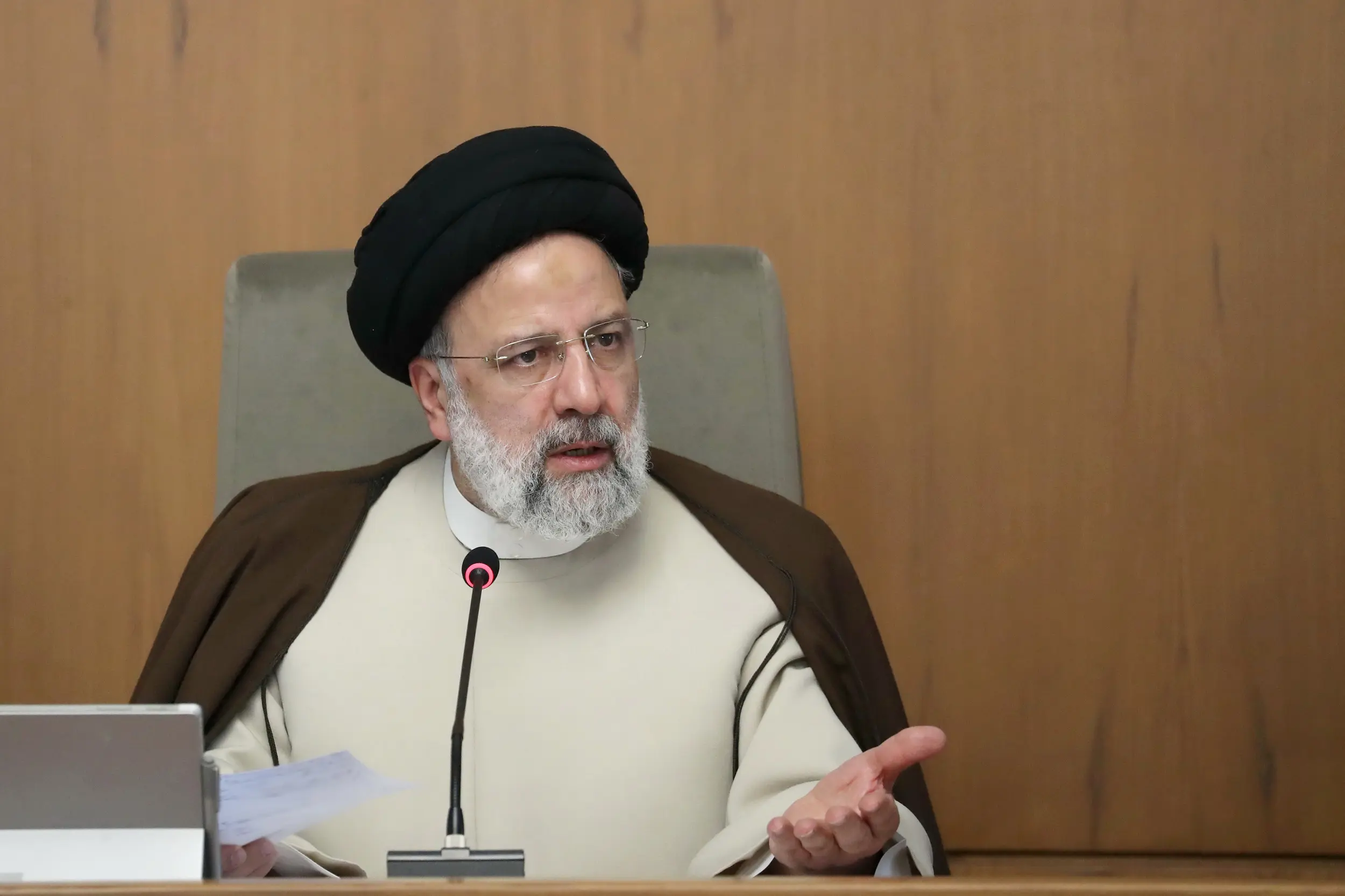 رئیسی مسمومیت دانش آموزان را توطئه تروریستی می داند | این اقدام جنایت ضدبشری است