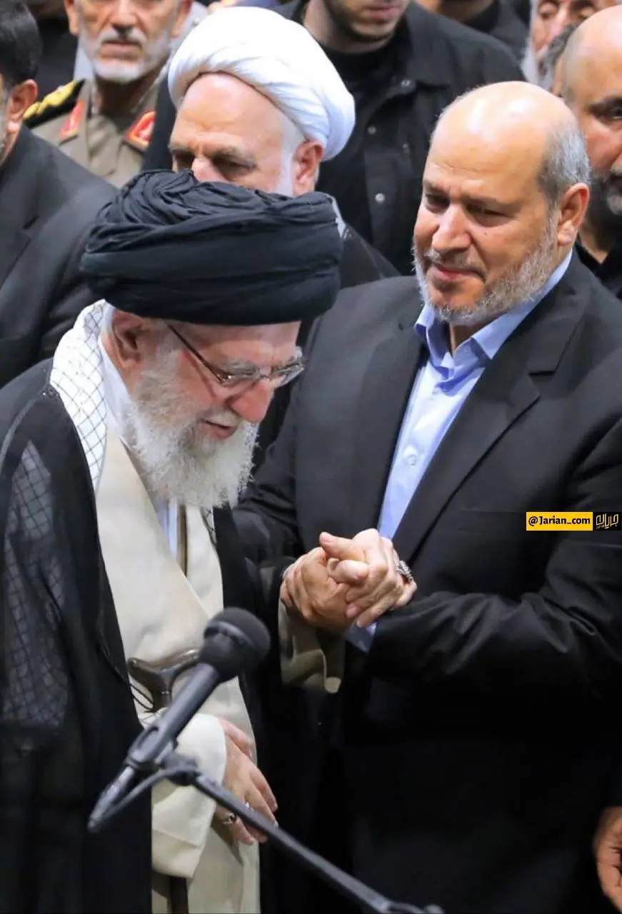 تصویر یکی از رهبران ترورشده حماس در کنار رهبر انقلاب

