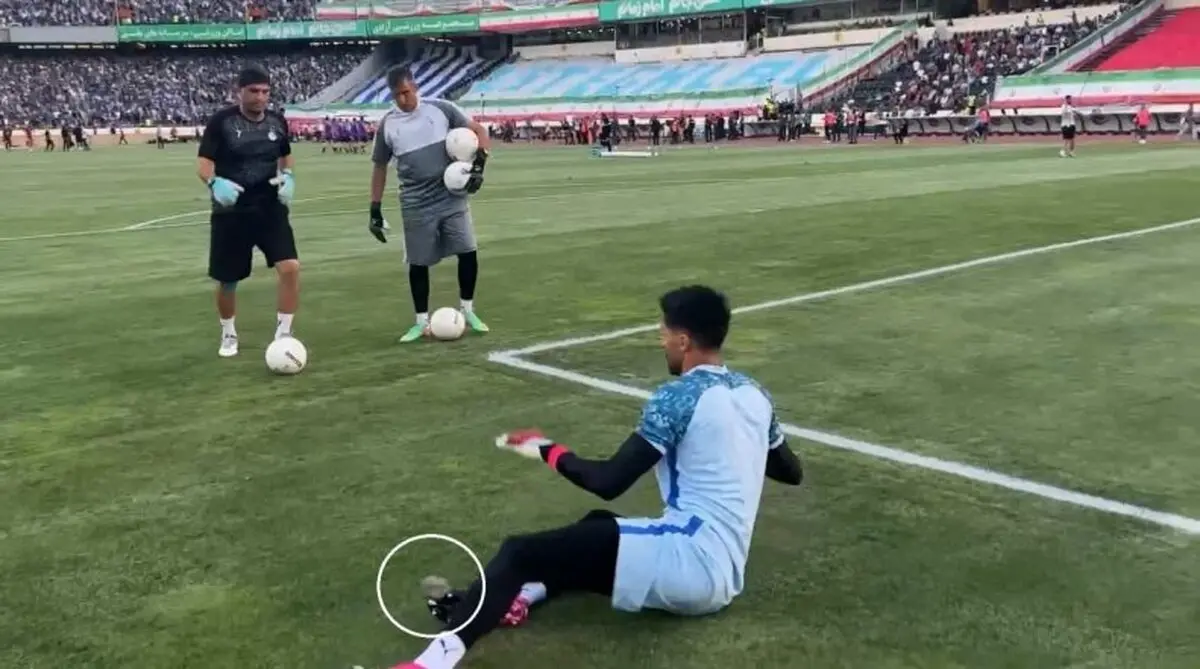 حمله پرسپولیسی‌ها به گلر استقلال با سنگ!