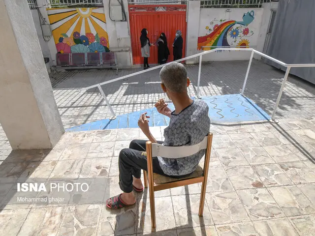 چرا مستمری فروردین این مستمری‌بگیران پرداخت نشد؟ | گلایه مددجویان کمیته امداد امام خمینی و بهزیستی