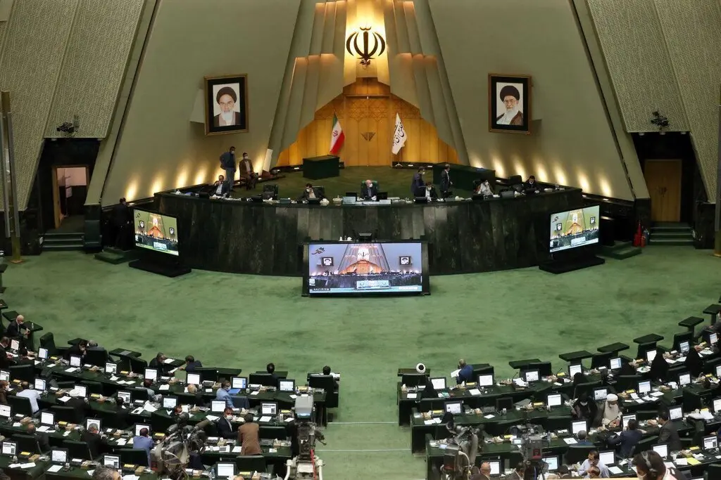 واکنش نماینده مجلس به نامه هشدار ۶۱ اقتصاددان