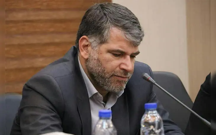 عمامه‌بوسی وزیر رئیسی در قم + عکس