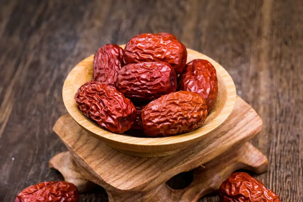 از عناب چه می‌دانید؟ / خواص بی‌نظیر این میوه خوشمزه