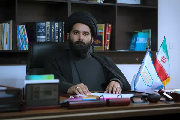 دولت سیزدهم مدیرانی که فرزندان خارج نشین دارند را برکنار کند
