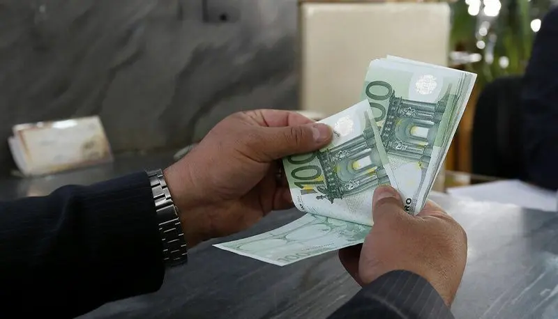 کشمکش و نافرمانی قیمت دلار | بازار ارز چشم انتظار نشست وین