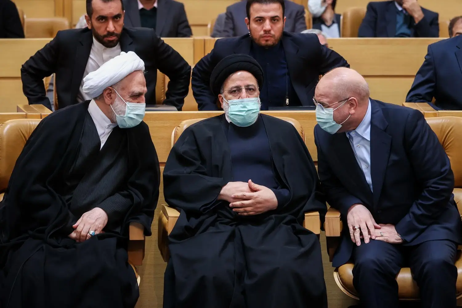 جنجال فیلترینگ شبکه‌های اجتماعی و تیک‌های آبی مقامات | رئیسی، قالیباف و اژه‌ای در اینستاگرام چه می‌کنند؟ 