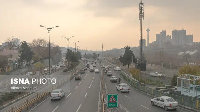 کیفیت هوای تهران در ۲۱ ایستگاه در وضعیت «آلوده»