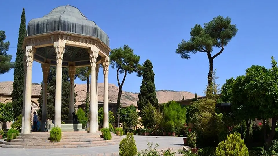 درشیراز چه خبر است؟ مراسم خواستگاری جنجالی در حافظیه شیراز  قربانی گرفت