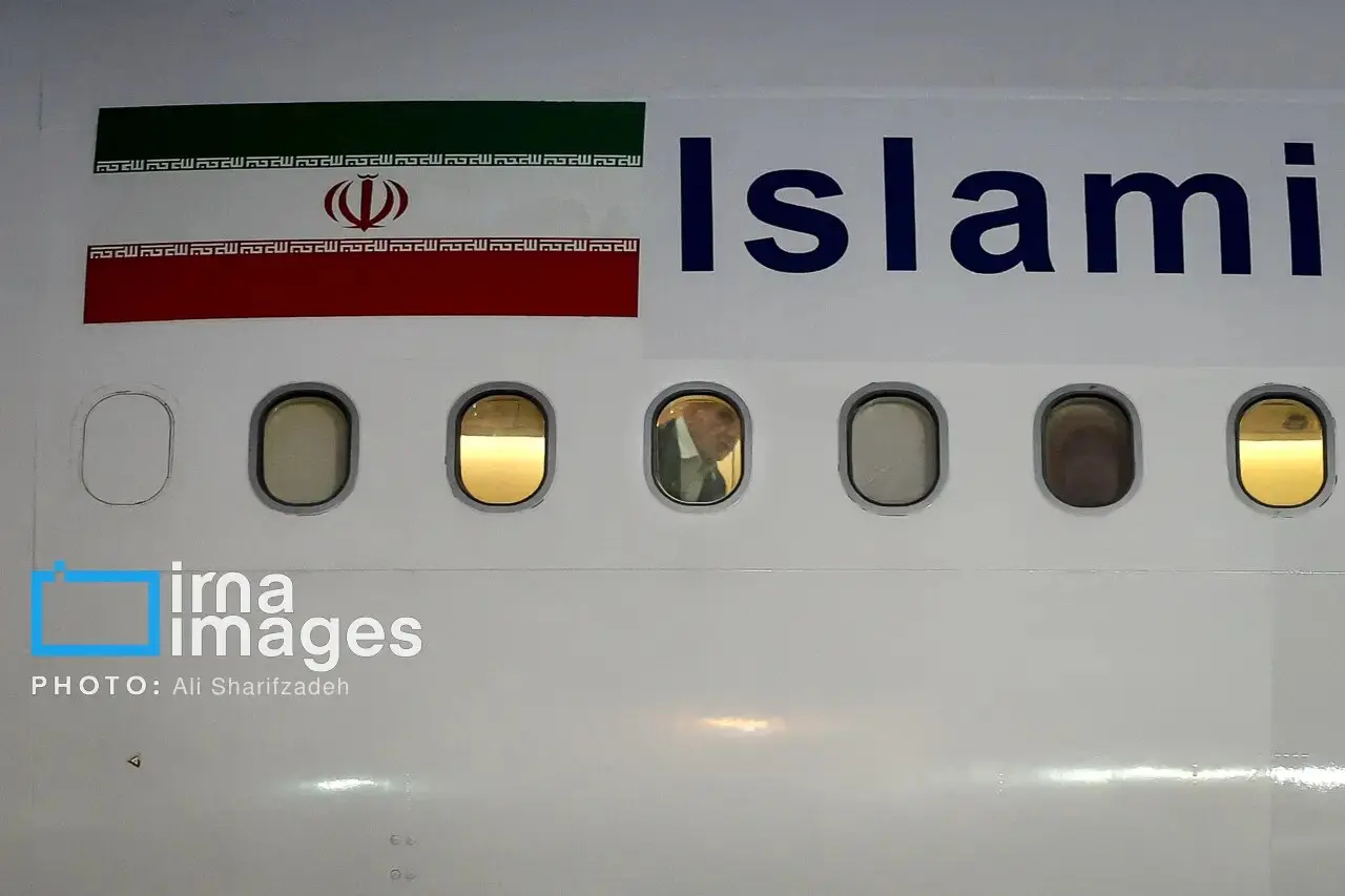ببینید| عکس جالب از پزشکیان در پرواز بازگشت از نیویورک